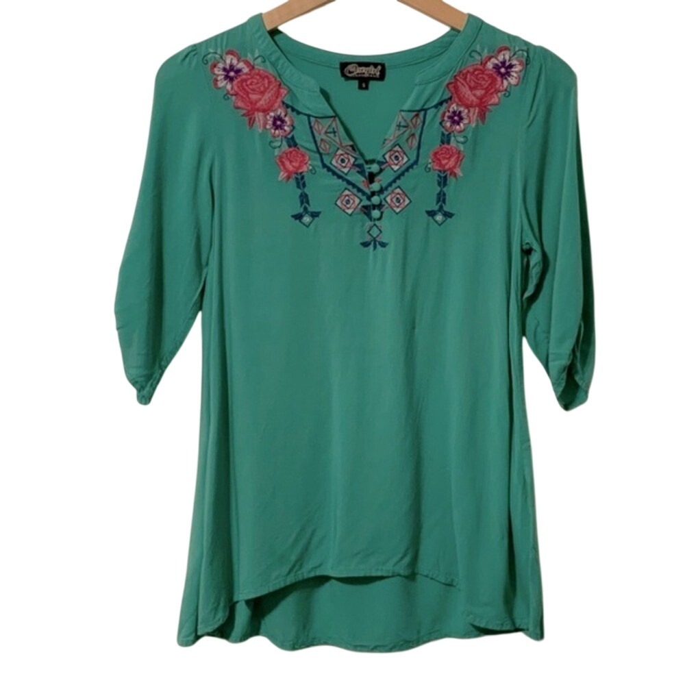 Adorable EUC‎ Cowgirl Hardware Embroidered Blouse Size S
